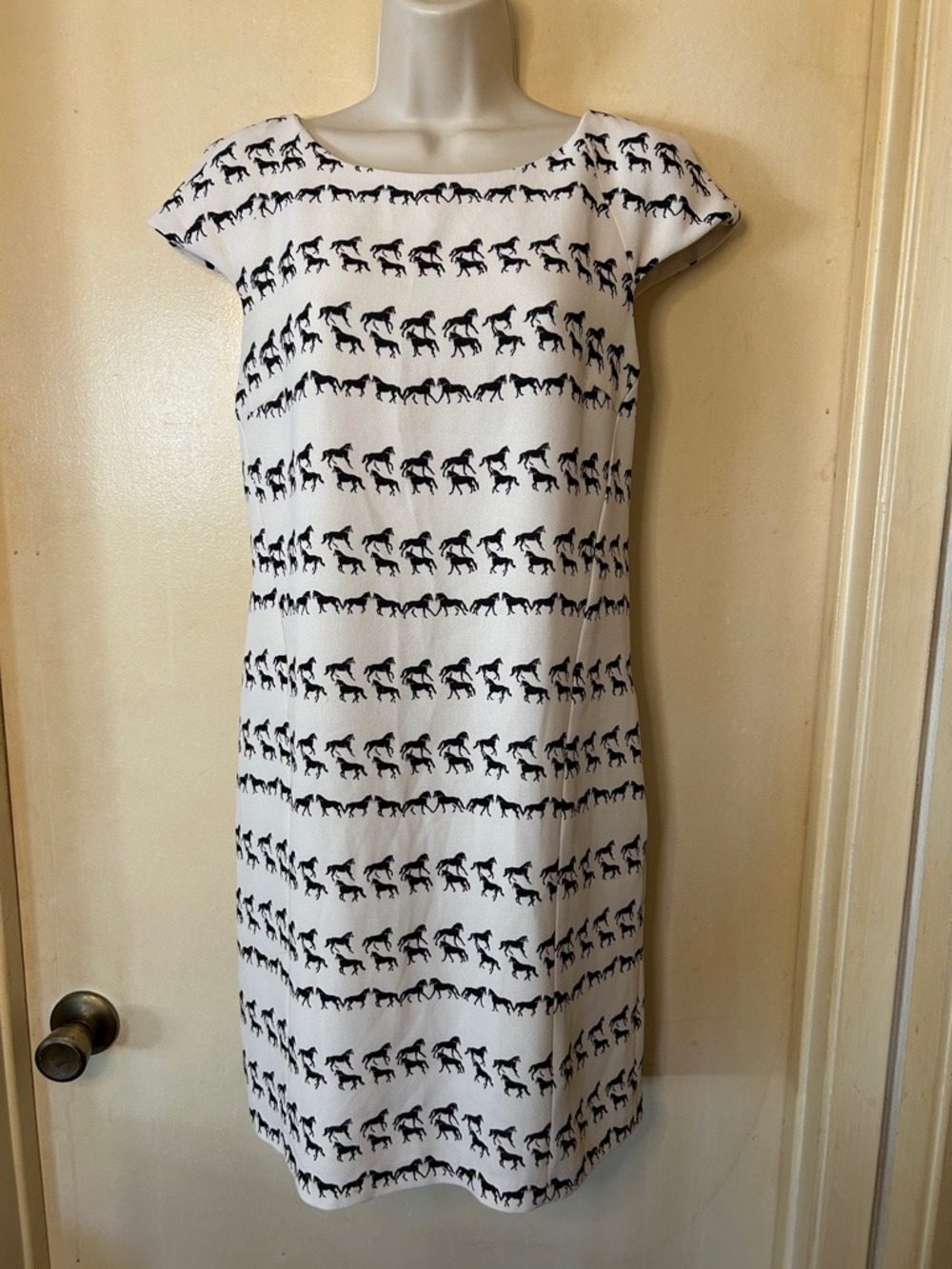Club Monaco Cream Shift Dress with Brown Horse Stripe Print size 4